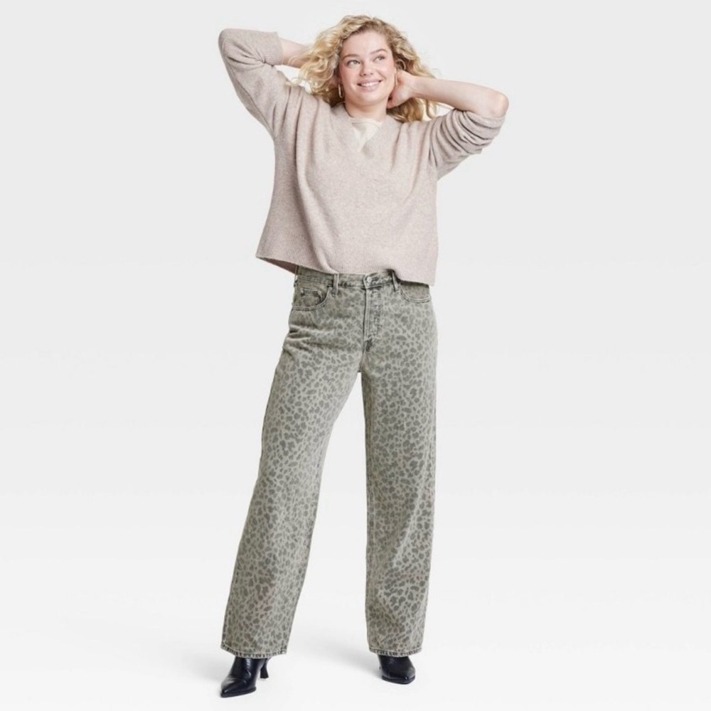 Universal Thread Grey Leopard Print mid rise 90s … - image 4